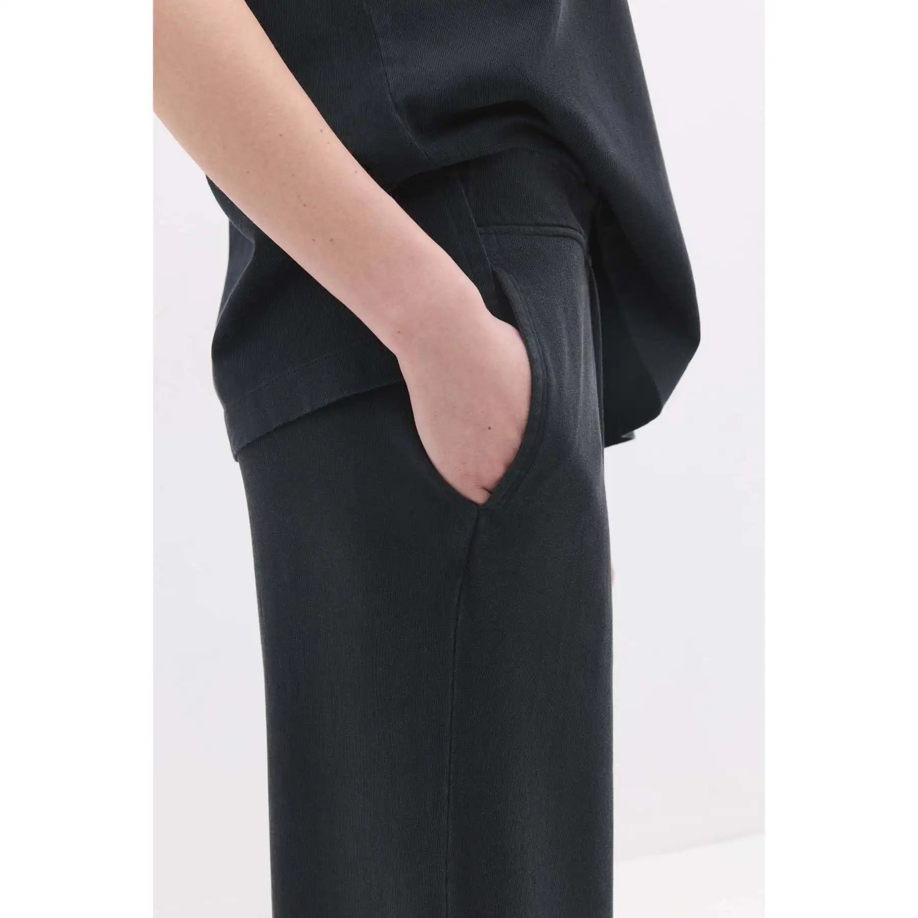 Elastic Waist Relaxed Cut Trousers