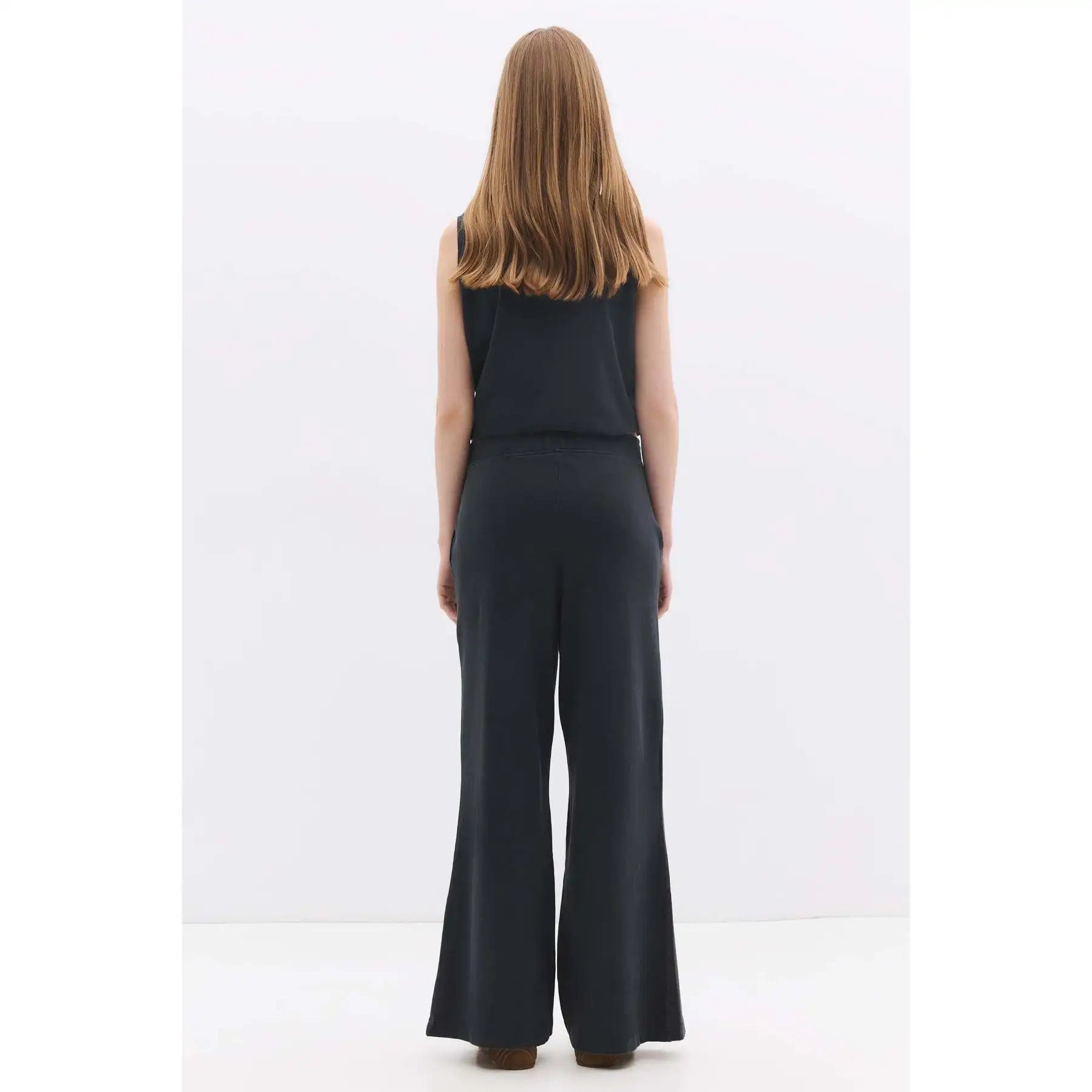 Elastic Waist Relaxed Cut Trousers